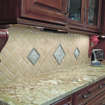 Diagonal feature tile backsplash
