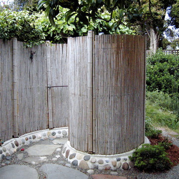 Free-Standing Privacy and Shower Screen