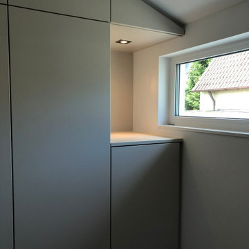 Einbaugarderobe mit zwei Schrägen