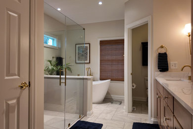 Inspiration for a coastal bathroom remodel in Columbus