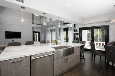 Example of a trendy kitchen design in Tampa