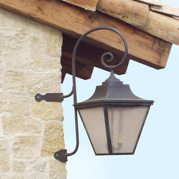 581 Mb1 Br W Sh Brass Lantern With Scrolled Arm Bracket Side Mount | ADG Lightin