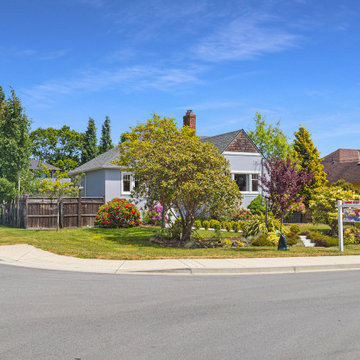 SOLD! SOLD! SOLD! 2684 Dufferin Ave - $1,799,900 – MLS 876824
