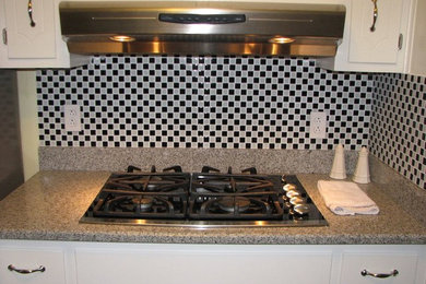 Kitchen - kitchen idea in Raleigh