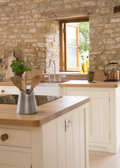 Country Kitchen by Sustainable Kitchens