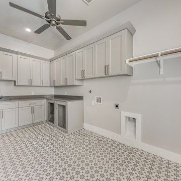 Transitional: 5,087 ft², 5 BR/5.5 BA/1 ST