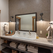 Lakehouse bathroom