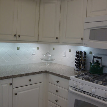 Monrovia condo kitchen