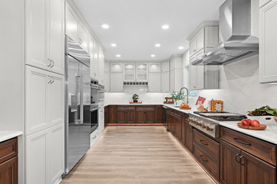 Kitchen - kitchen idea in Chicago