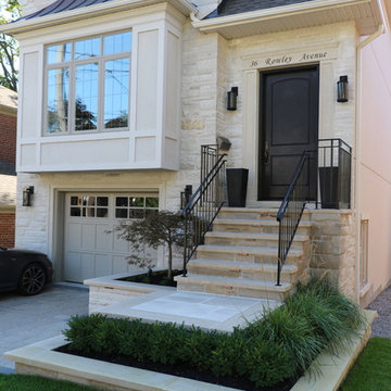 Leaside Front Yard - Timeless Classic