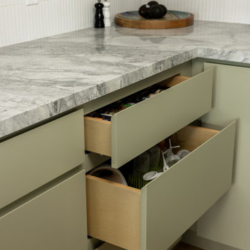 Sleek Hermosa Beach Mid-Century Modern Kitchen Remodel