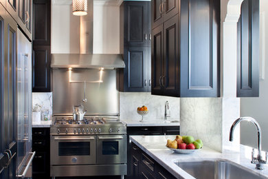 Inspiration for a contemporary kitchen remodel in San Francisco