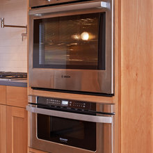 Oven/microwave drawer below single oven