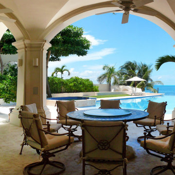 Waterfront Villa. Mediterranean. Villa Madonna on the beach. Cancun, México.