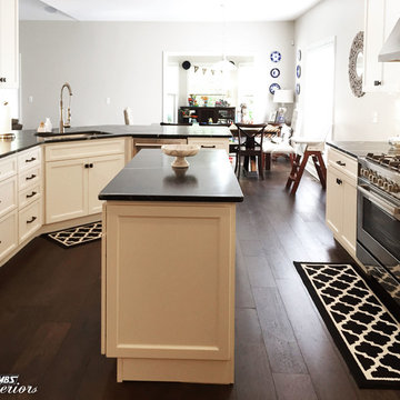 Black & White Transitional Kitchen