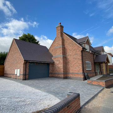 NEW BUILD HOME WITH AIR SOURCE HEAT PUMP AND HEAT RECOVERY SYSTEM