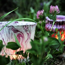 DIY: Gläsernes Windlicht basteln mit Marmorierfarbe