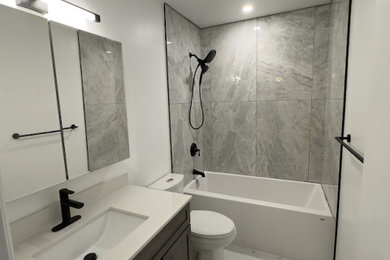Bathroom - bathroom idea in Ottawa