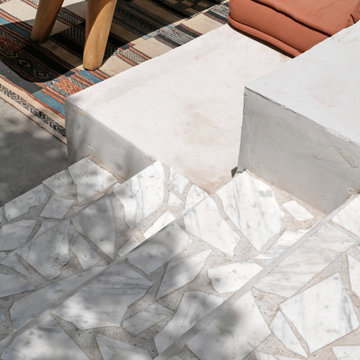 Un patio en ville