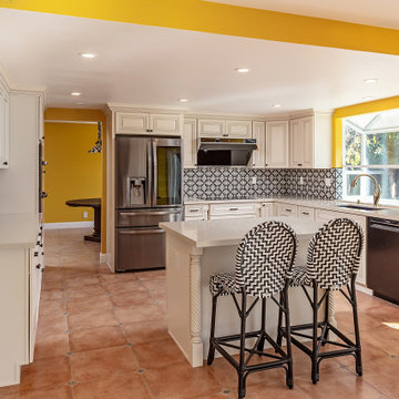 TRADITIONAL STYLE KITCHEN