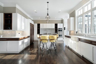 Inspiration for a contemporary kitchen remodel in Ottawa