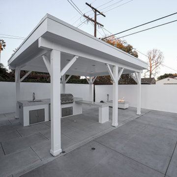Outdoor Kitchen & Patio