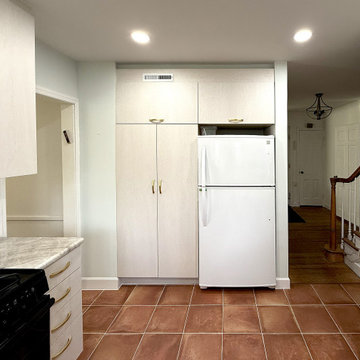Pops of Color in Compact Kitchen: Turquoise and Terra Cotta