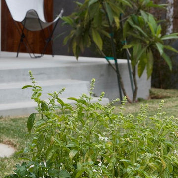 Mar Vista Magic Mini Farm Box