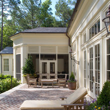 Southern Colonial Two Story #cherrypieandroses