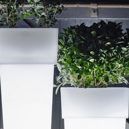 Torre Planters Illuminated by Serralunga - Outdoor Lighting