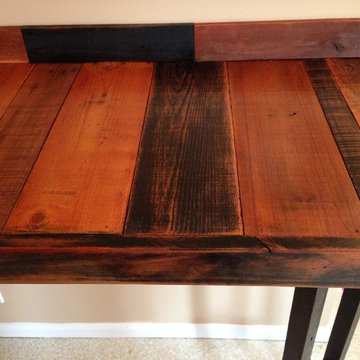 Reclaimed Pallet Wood Breakfast Bar