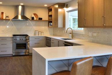Inspiration for a contemporary kitchen remodel in Chicago