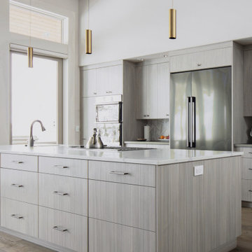 Kitchen Island with Integrated Cooktop - Bend, OR