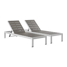 outdoor chaise lounge
