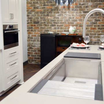 Modern Loft eat-in island