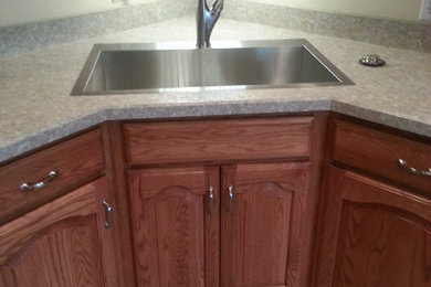 Example of a trendy kitchen design in Chicago