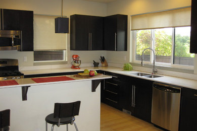 Inspiration for a contemporary kitchen remodel in Seattle