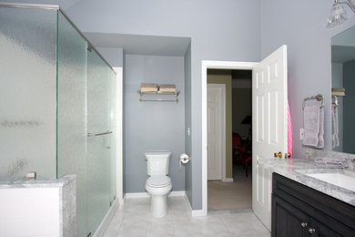 Example of a classic bathroom design in New York