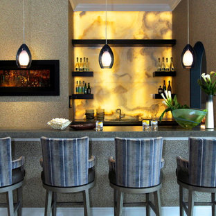 Hausbar mit Granit-Arbeitsplatte und Küchenrückwand in Gelb Ideen