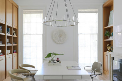 Example of a home office design in New Orleans