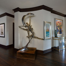 dark crown molding