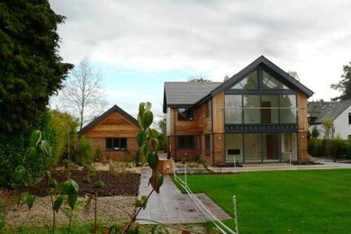 Photo of a contemporary home in Hampshire.
