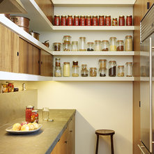 Modern Kitchen by Schwartz and Architecture