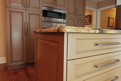 Inspiration for a rustic kitchen remodel in Chicago