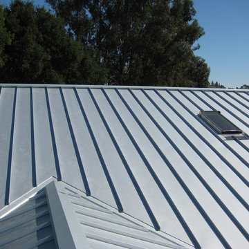 Vertical Panel Metal Roof System-Galvalume
