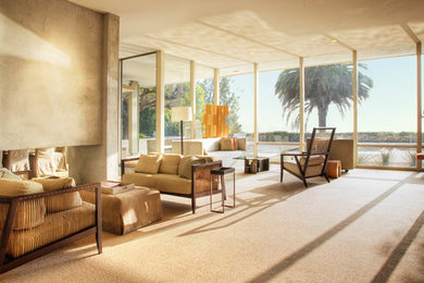This is an example of a midcentury home in Los Angeles.