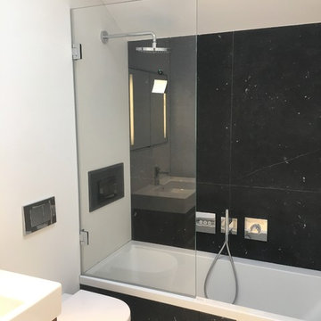 Made to measure bath shower screens