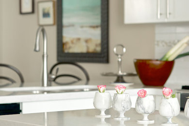 Elegant kitchen photo in Vancouver