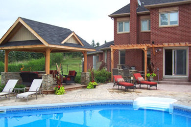 Elegant patio photo in Toronto