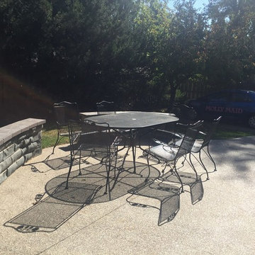 Clayton, Missouri Exposed Aggregate Patio and Stone Masonry Sitting Walls